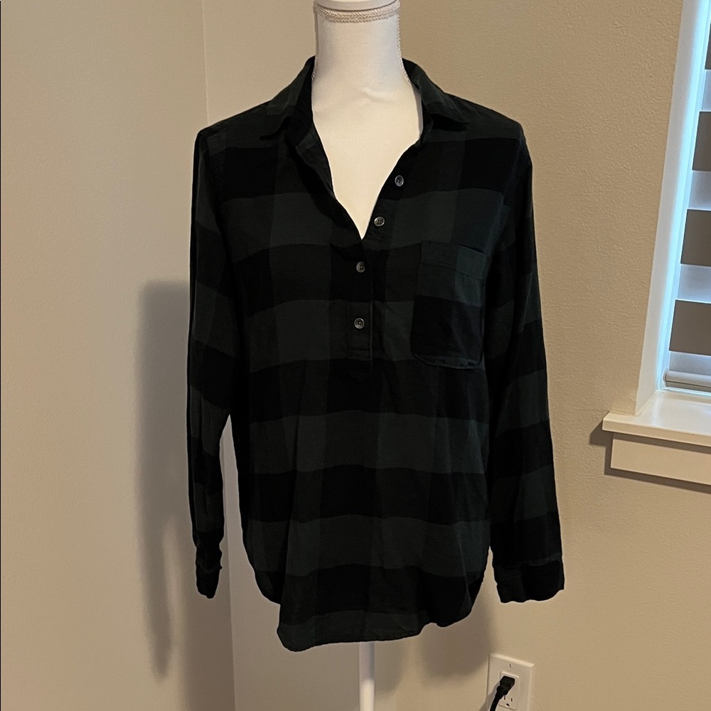 Black and Green Plaid Shirt Tunic - Abercrombie and Fitch Size Medium